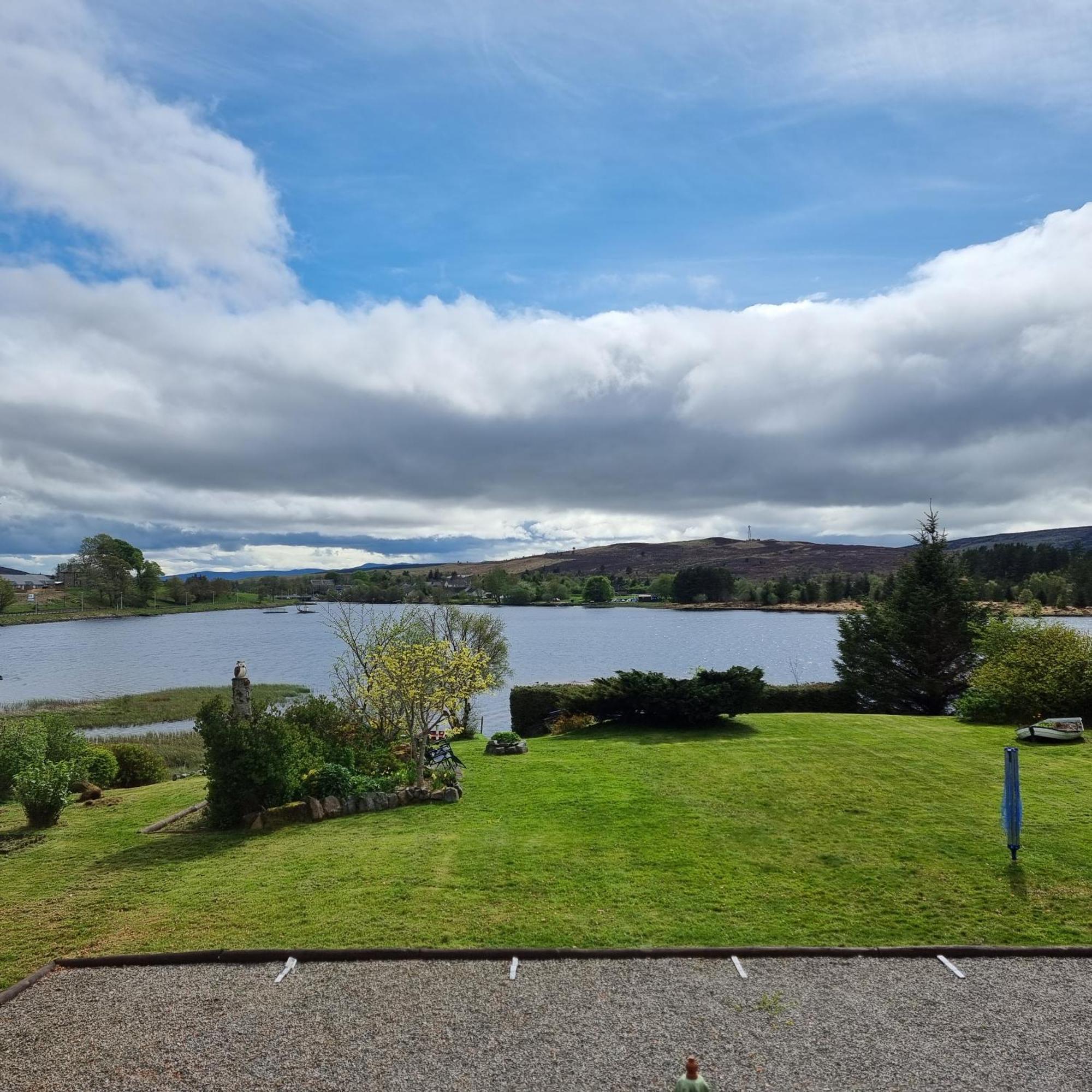 Hotel Loch View, Lairg Esterno foto